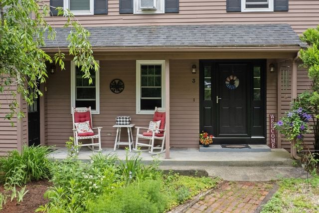 3 Pudding Street, Uxbridge, MA 01569