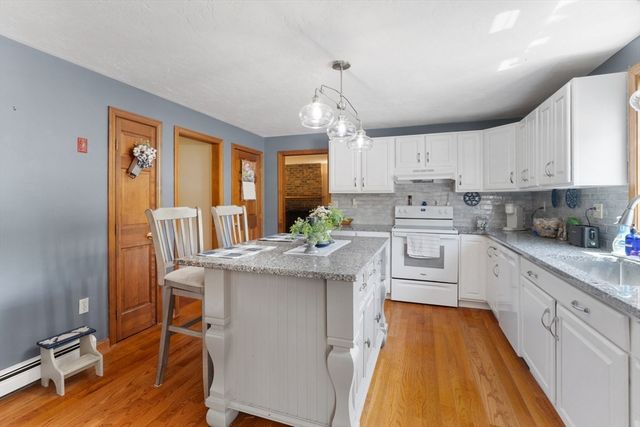 3 Pudding Street, Uxbridge, MA 01569