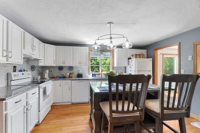 3 Pudding Street, Uxbridge, MA 01569
