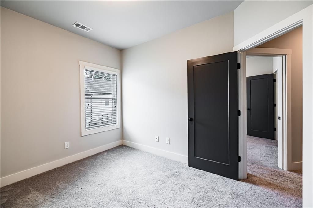 Image 29 of property listing at 3176 Kincaid Drive, Decatur, GA 30033
