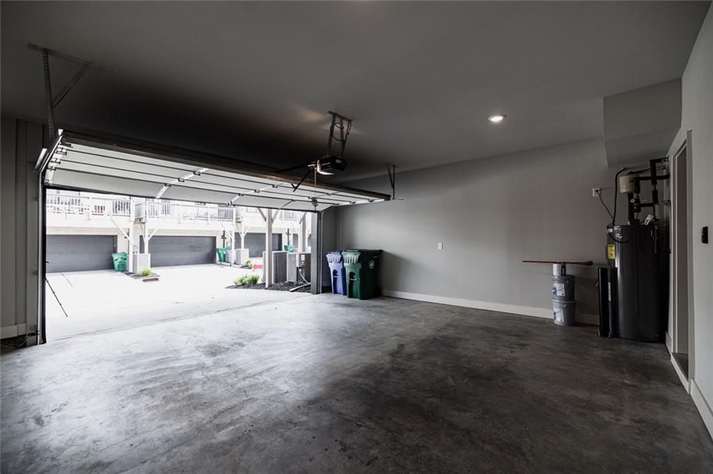 Image 34 of property listing at 3176 Kincaid Drive, Decatur, GA 30033