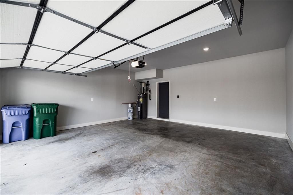 Image 35 of property listing at 3176 Kincaid Drive, Decatur, GA 30033