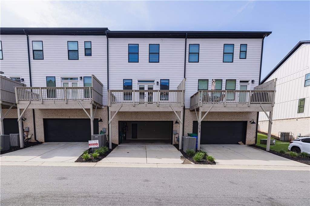 Image 37 of property listing at 3176 Kincaid Drive, Decatur, GA 30033