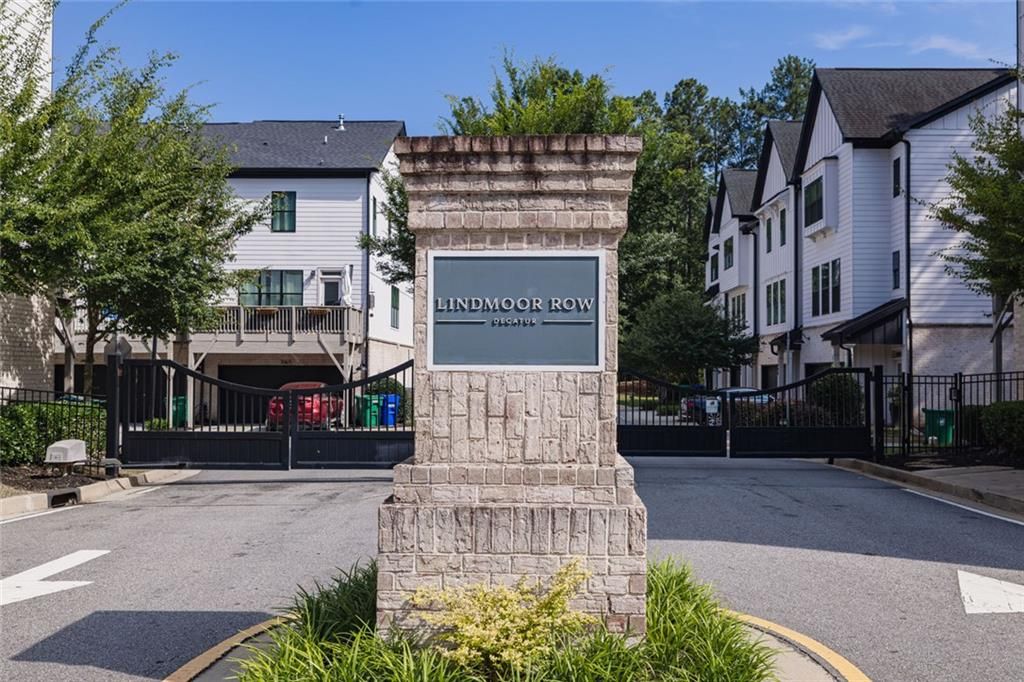 Image 39 of property listing at 3176 Kincaid Drive, Decatur, GA 30033