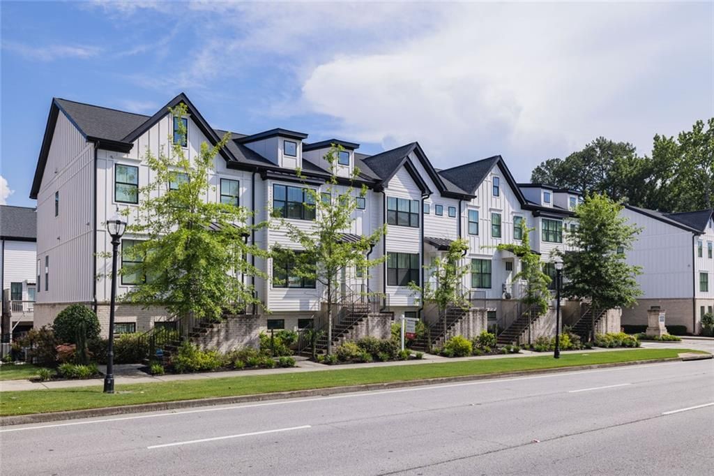 Image 42 of property listing at 3176 Kincaid Drive, Decatur, GA 30033