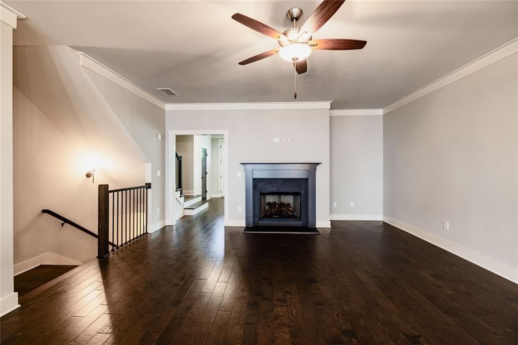 Image 9 of property listing at 3176 Kincaid Drive, Decatur, GA 30033