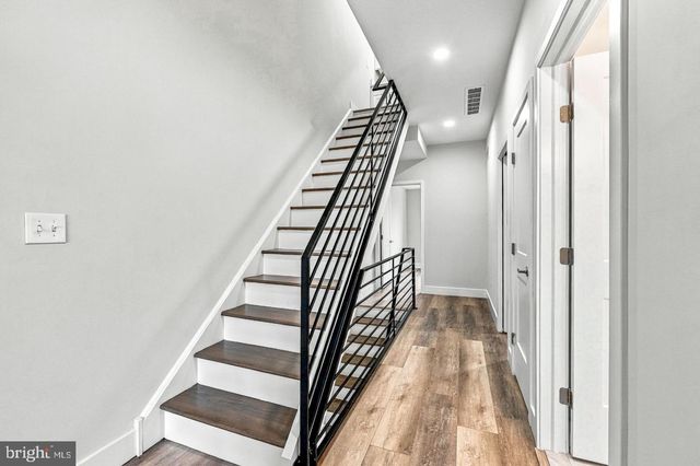 303B FOUNTAIN ST, Philadelphia, PA 19128