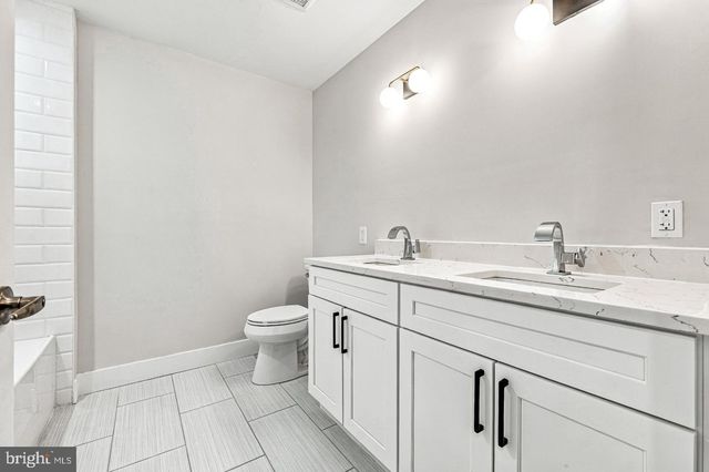 303B FOUNTAIN ST, Philadelphia, PA 19128