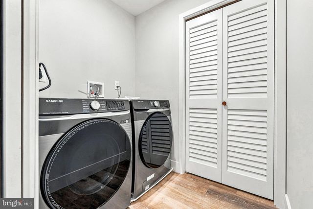 303B FOUNTAIN ST, Philadelphia, PA 19128