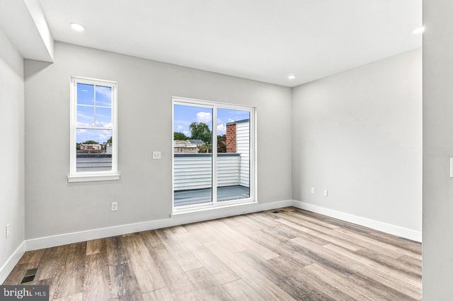 303B FOUNTAIN ST, Philadelphia, PA 19128