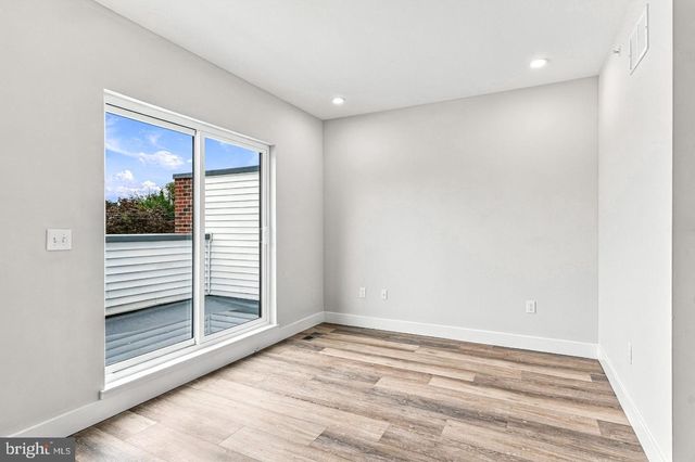 303B FOUNTAIN ST, Philadelphia, PA 19128