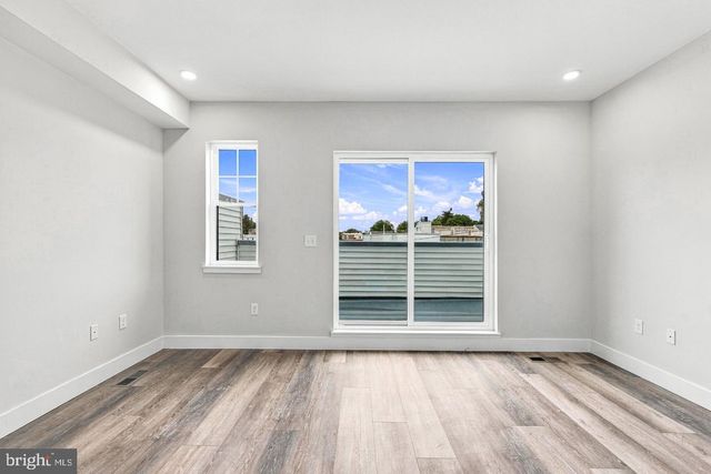 303B FOUNTAIN ST, Philadelphia, PA 19128