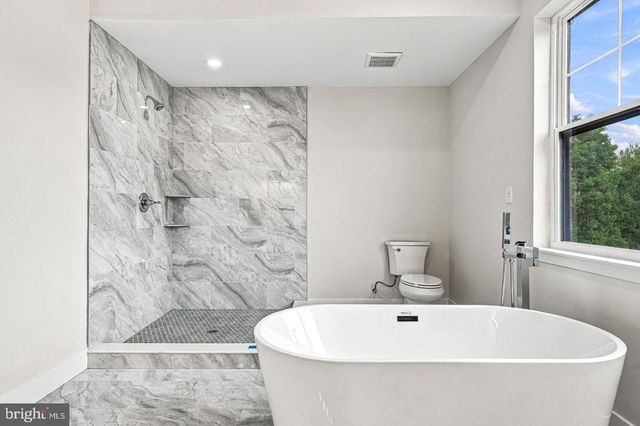 303B FOUNTAIN ST, Philadelphia, PA 19128