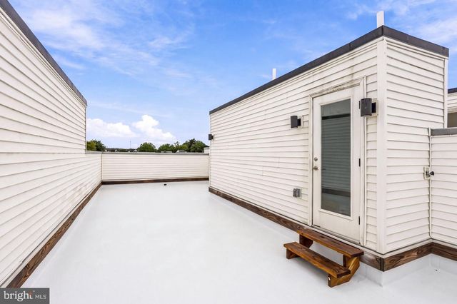 303B FOUNTAIN ST, Philadelphia, PA 19128
