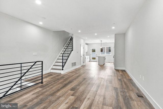 303B FOUNTAIN ST, Philadelphia, PA 19128