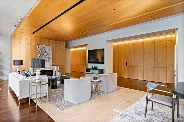 65 E GOETHE Street 3W, Chicago, IL 60610