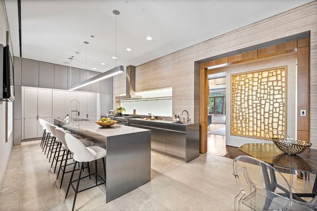 65 E GOETHE Street 3W, Chicago, IL 60610