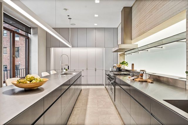 65 E GOETHE Street 3W, Chicago, IL 60610