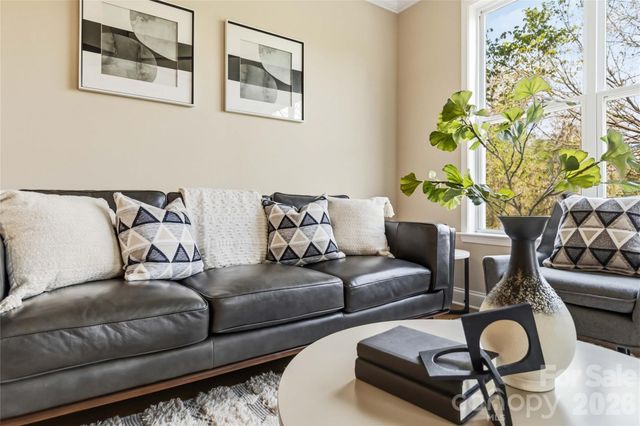 1000 E Woodlawn Road 314, Charlotte, NC 28209