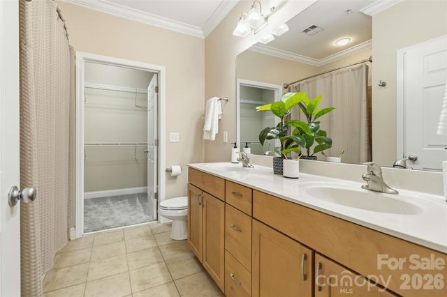 1000 E Woodlawn Road 314, Charlotte, NC 28209