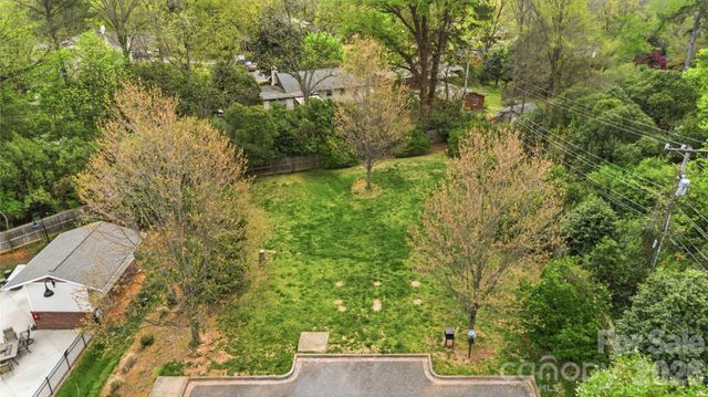 1000 E Woodlawn Road 314, Charlotte, NC 28209