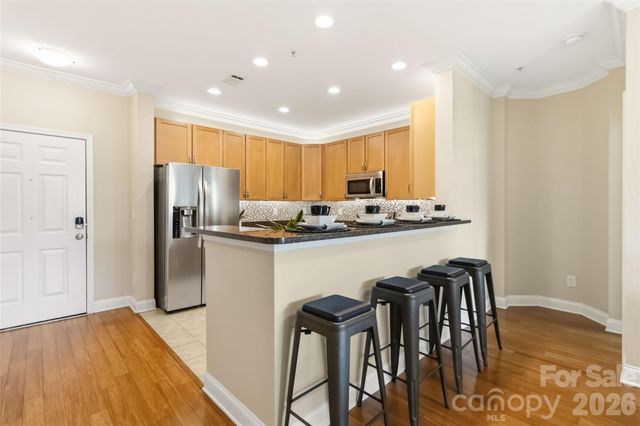 1000 E Woodlawn Road 314, Charlotte, NC 28209