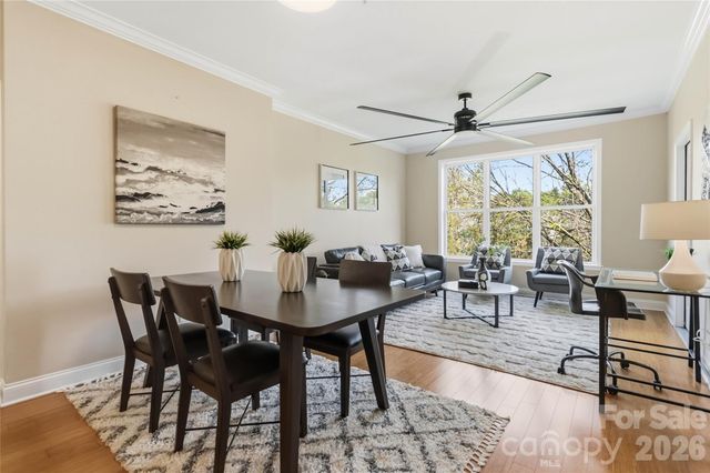 1000 E Woodlawn Road 314, Charlotte, NC 28209