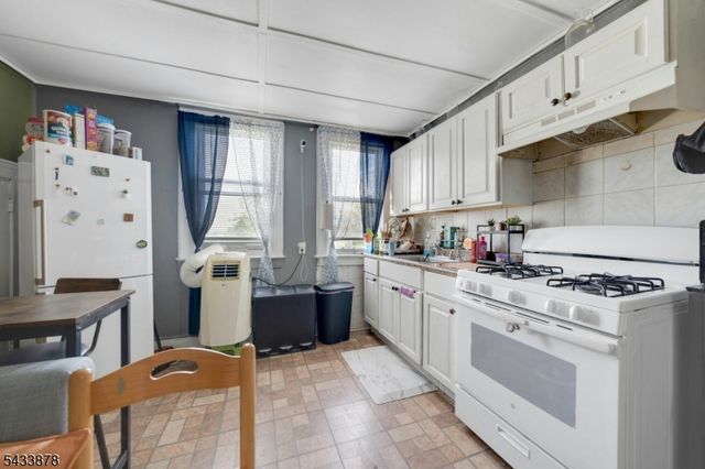 999 E 25Th St, Paterson City, NJ 07513