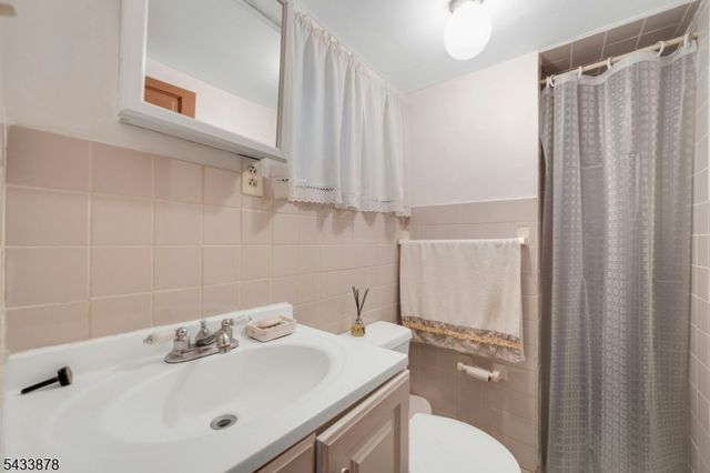 999 E 25Th St, Paterson City, NJ 07513