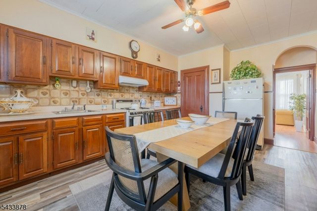 999 E 25Th St, Paterson City, NJ 07513