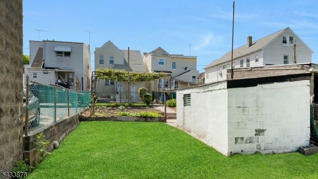 999 E 25Th St, Paterson City, NJ 07513