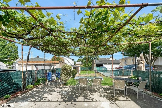 999 E 25Th St, Paterson City, NJ 07513