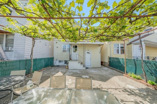 999 E 25Th St, Paterson City, NJ 07513