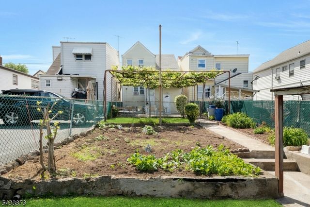 999 E 25Th St, Paterson City, NJ 07513