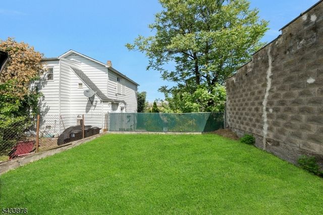 999 E 25Th St, Paterson City, NJ 07513