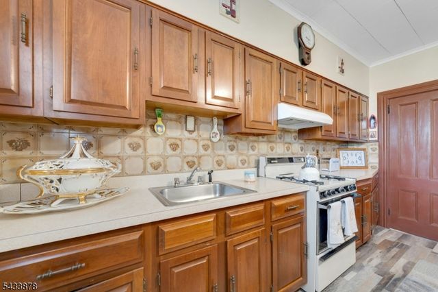 999 E 25Th St, Paterson City, NJ 07513