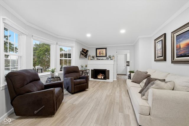 304 Sussex Circle, Noblesville, IN 46062