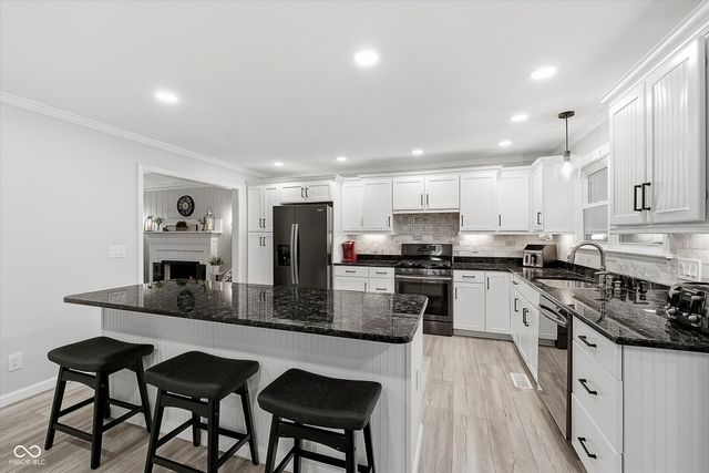 304 Sussex Circle, Noblesville, IN 46062