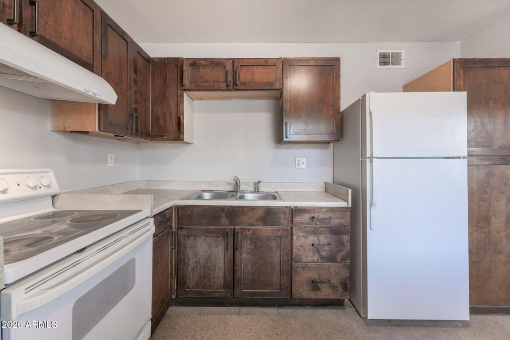 15605 N 29TH Street Apt 6, Phoenix, AZ 85032