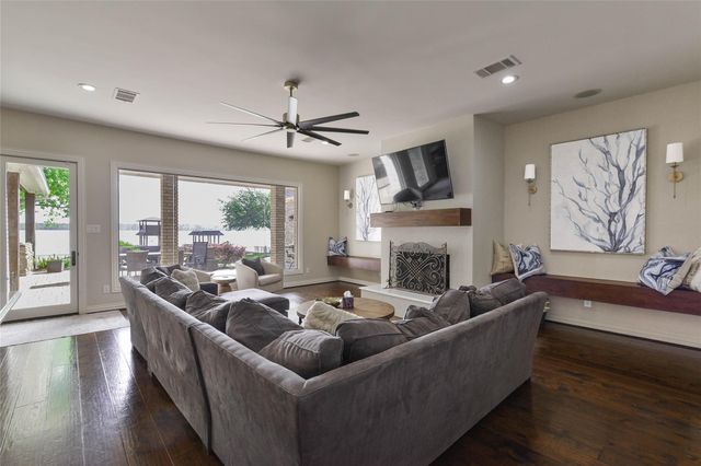 7815 Lake Mist Court, Houston, TX 77346