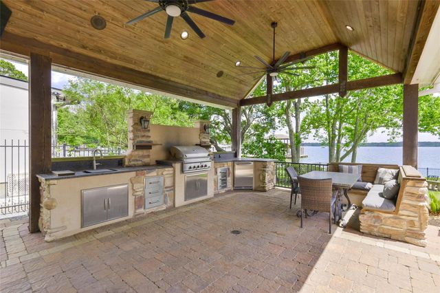 7815 Lake Mist Court, Houston, TX 77346