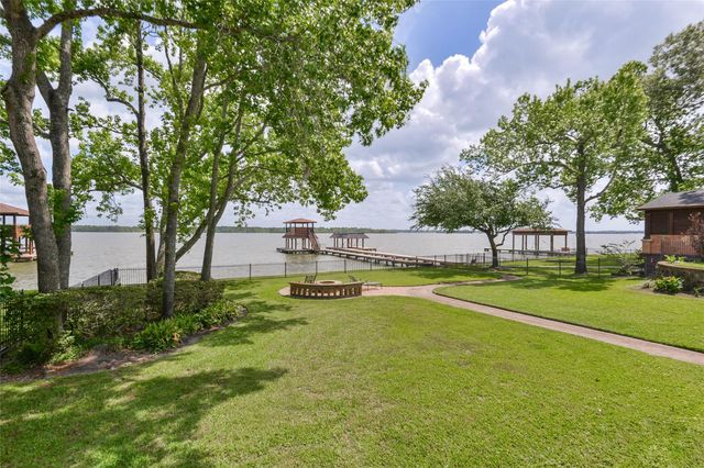 7815 Lake Mist Court, Houston, TX 77346