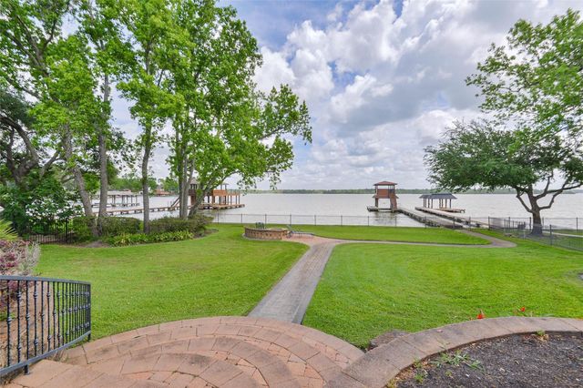 7815 Lake Mist Court, Houston, TX 77346