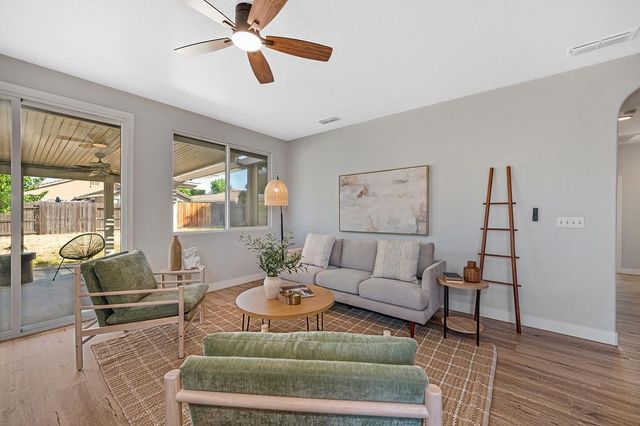 1379 Jacoby Creek Ct, Plumas Lake, CA 95961