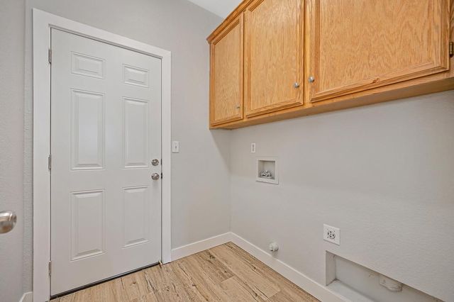 1379 Jacoby Creek Ct, Plumas Lake, CA 95961