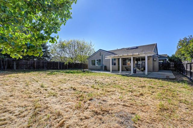 1379 Jacoby Creek Ct, Plumas Lake, CA 95961