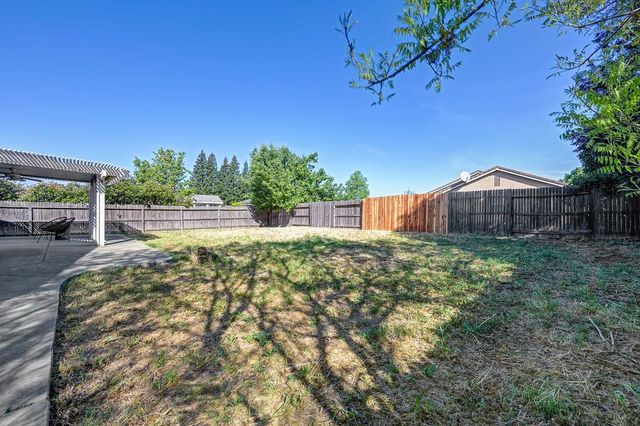 1379 Jacoby Creek Ct, Plumas Lake, CA 95961