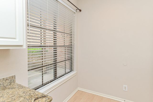 2255 Braeswood Park Drive 267, Houston, TX 77030