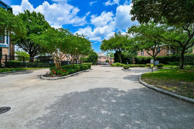 2255 Braeswood Park Drive 267, Houston, TX 77030