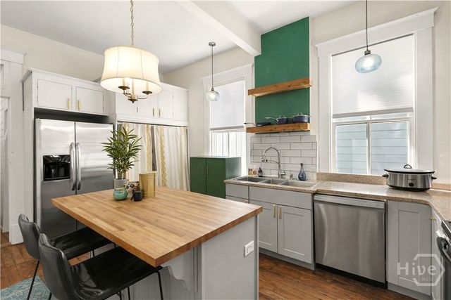 545 E Park Avenue, Savannah, GA 31401